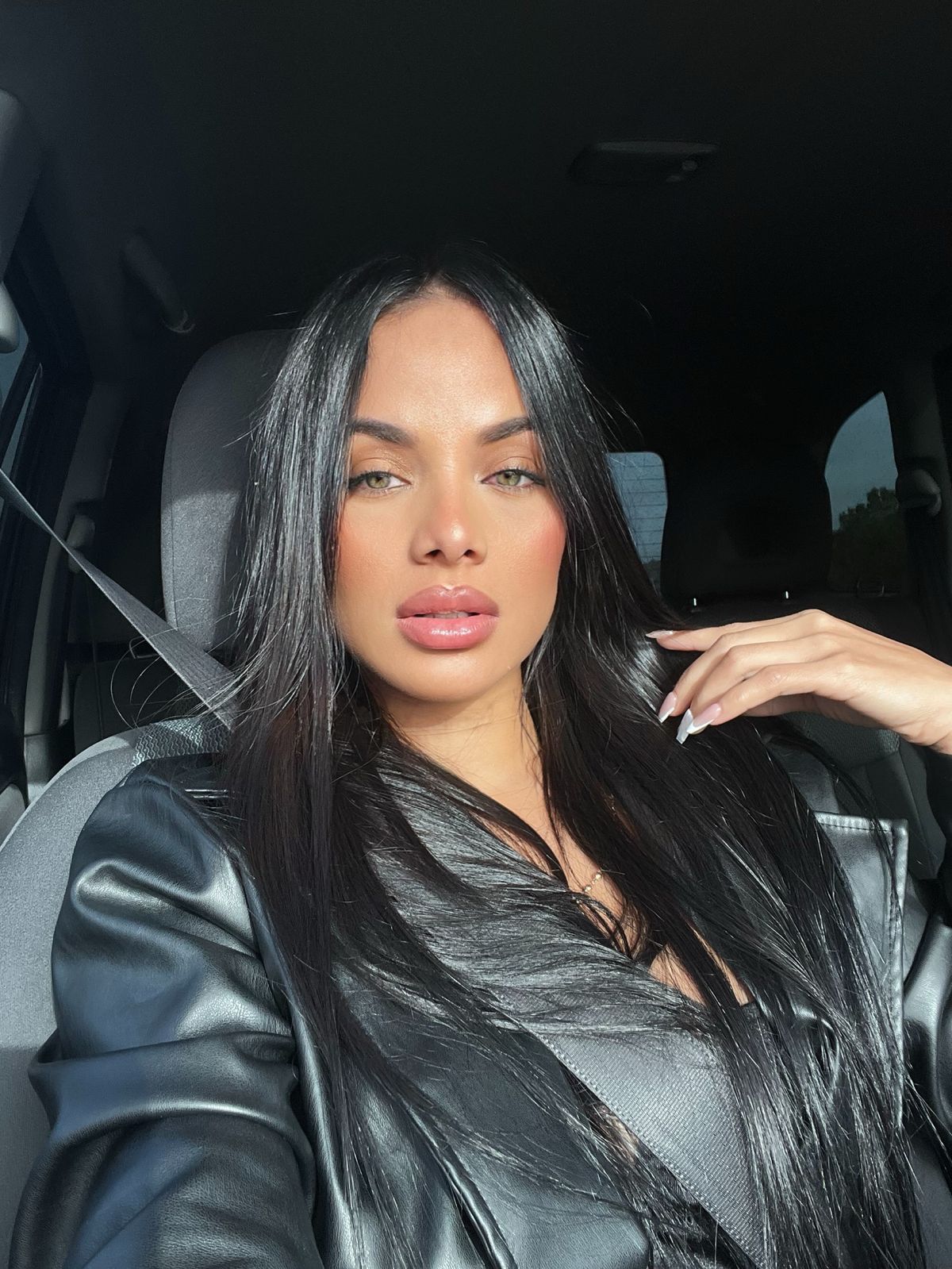 Escort - ISABELLA - Ibiza Tops